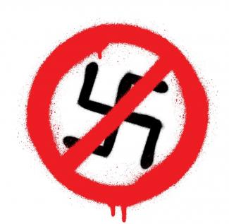Beyaz bir zemin üzerindeki sprey boyayla boyanmış izlenimi veren kırmızı çember çiziminin ortasında Nazi sembolü olarak bilinen siyah bir Gamalı haç, bir diğer adıyla svastika yer alıyor. Bu figürün üzerinden, yasak anlamını veren kırmızı bir şerit geçiyor. Şerit, sağa 45 derece yatık ve her iki ucu çembere teğet değiyor.